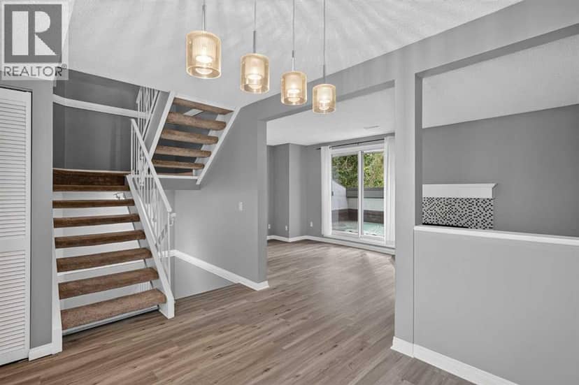 1006, 2520 Palliser Drive SW, Calgary, photo 4