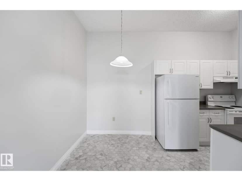 11446 40 AV NW NW — photo 9 of 36