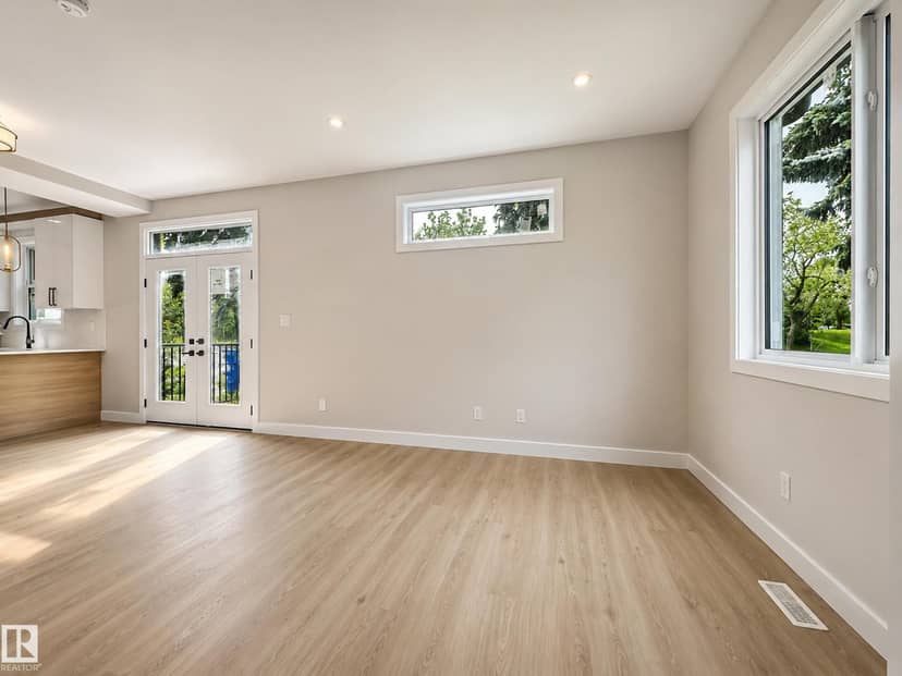 10627 149 ST NW — photo 9 of 33
