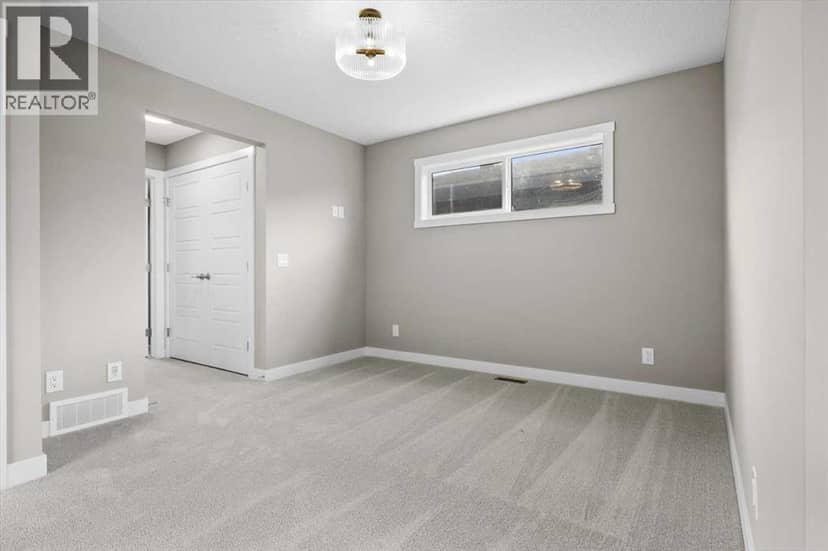 8 Topaz Place — photo 10 of 32