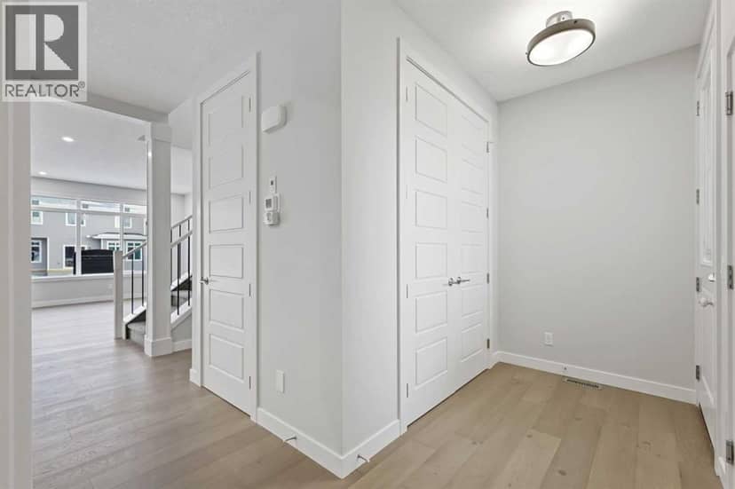 8 Topaz Place, Cochrane, photo 2