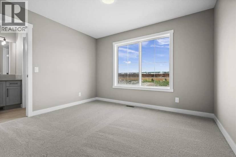 8 Topaz Place — photo 12 of 32