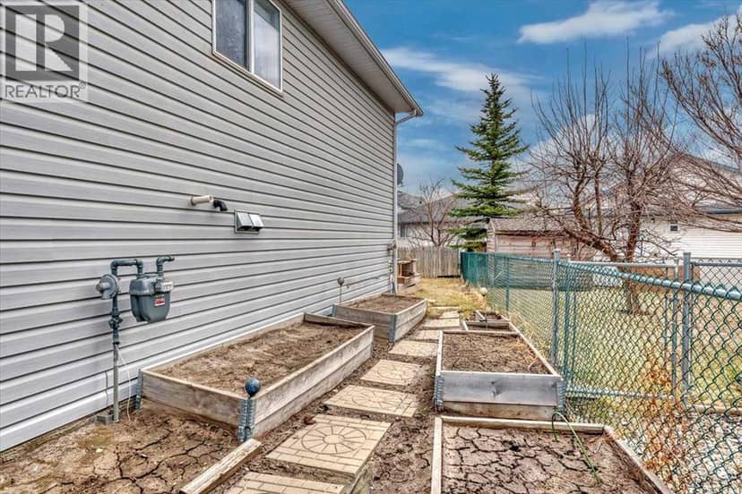 27 Aspen Creek Way, Strathmore, photo 6