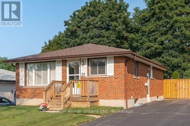 22 Mountford Drive, Guelph, photo 2