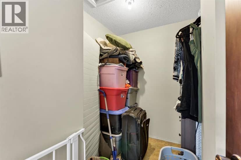 908 Ross Glen Drive SE — photo 17 of 40