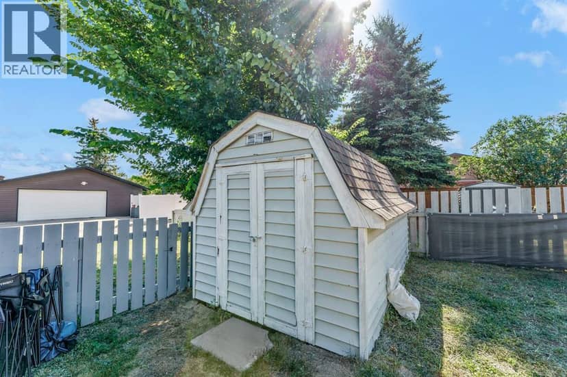 908 Ross Glen Drive SE — photo 26 of 40