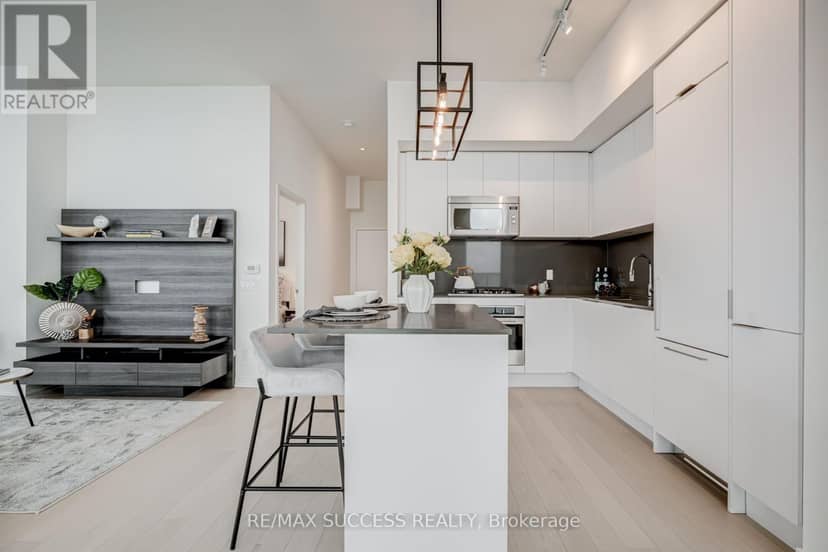 UPH05 - 20 Lombard Street — photo 12 of 37
