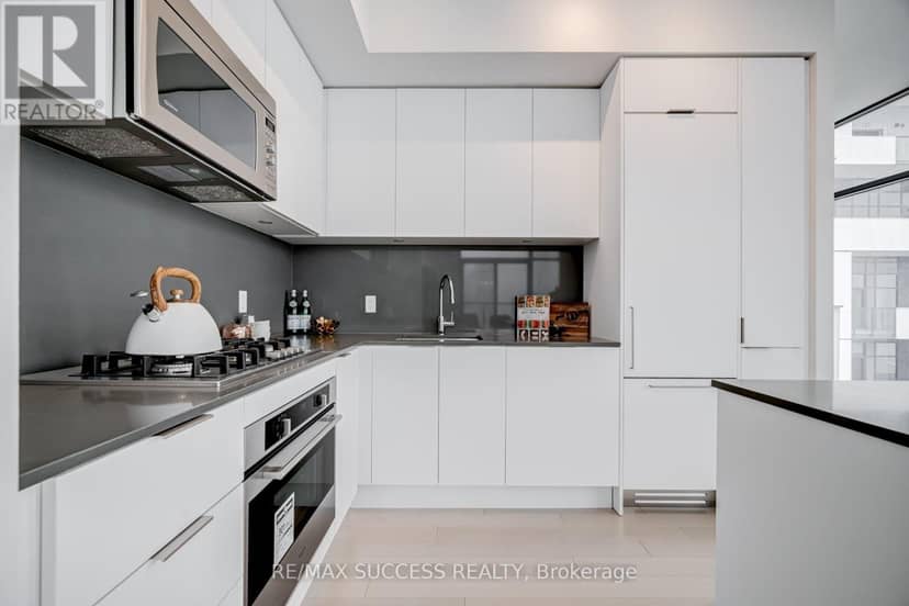 UPH05 - 20 Lombard Street — photo 15 of 37