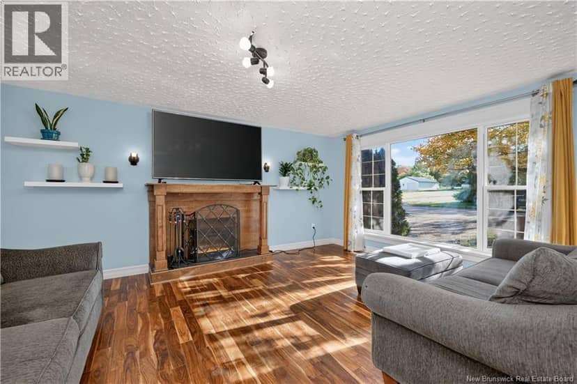 83 Renfrew — photo 12 of 40