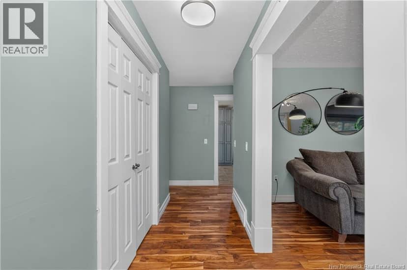 83 Renfrew — photo 15 of 40