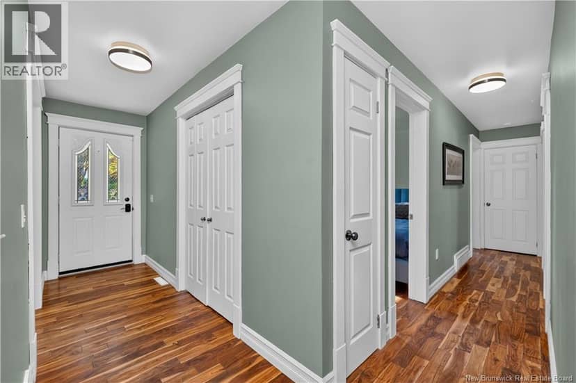 83 Renfrew — photo 22 of 40