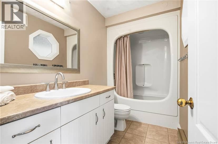 18 Hillview Street — photo 18 of 40