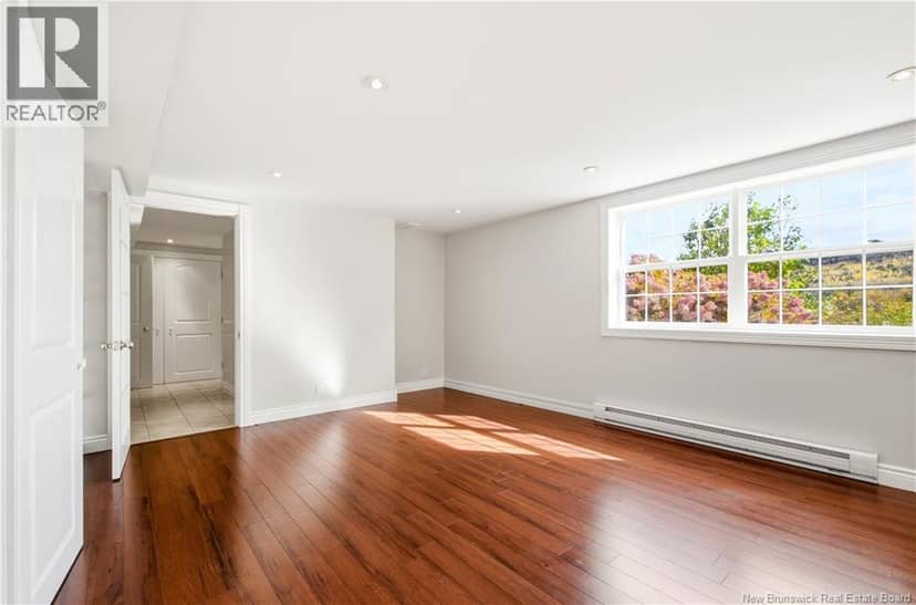 18 Hillview Street — photo 24 of 40