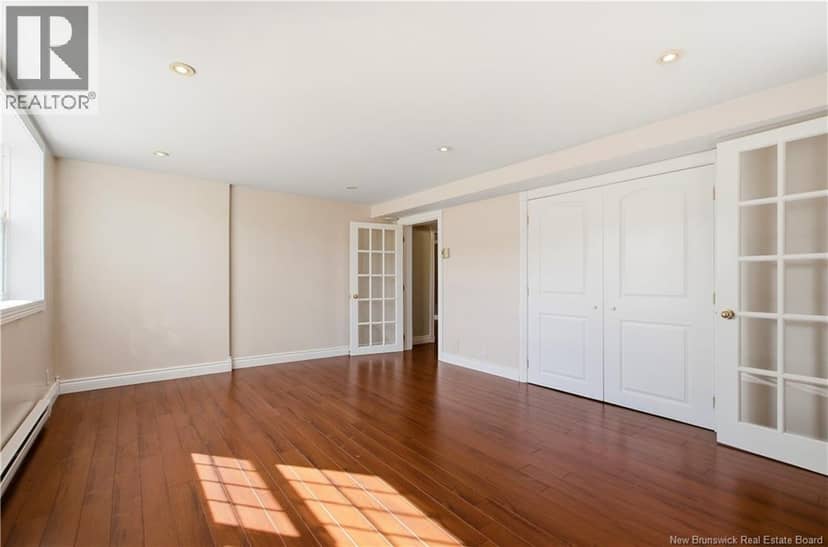 18 Hillview Street — photo 25 of 40