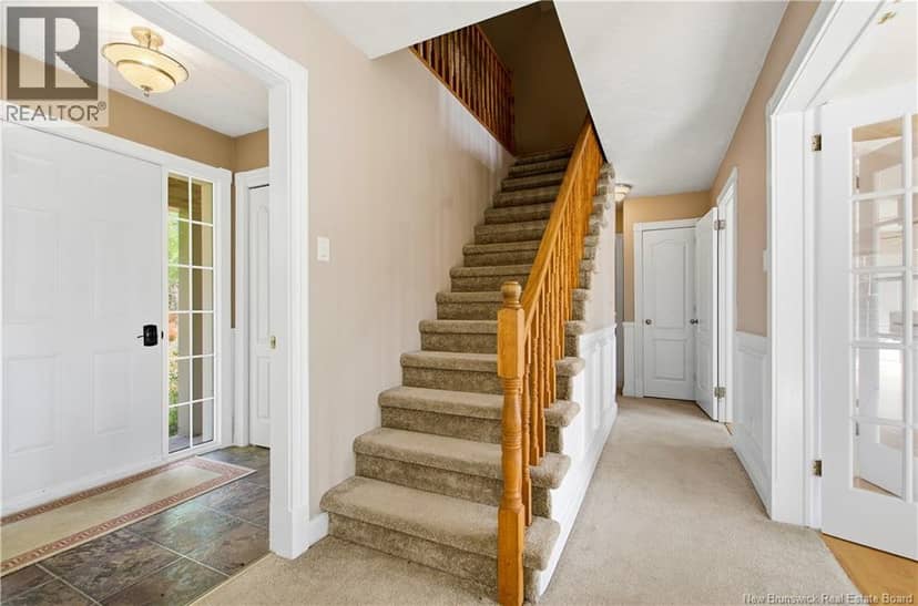 18 Hillview Street — photo 32 of 40