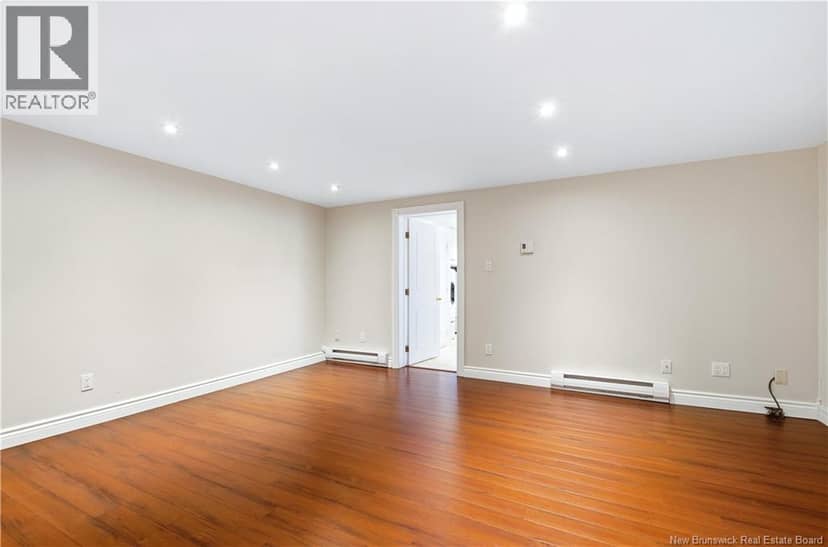18 Hillview Street — photo 27 of 40