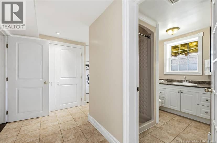 18 Hillview Street — photo 29 of 40