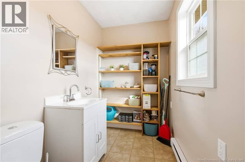 18 Hillview Street — photo 14 of 40
