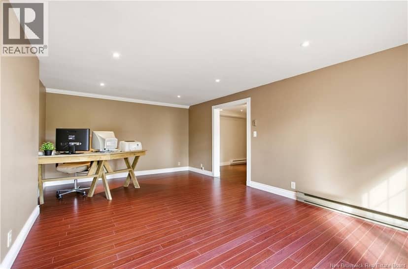 18 Hillview Street — photo 20 of 40