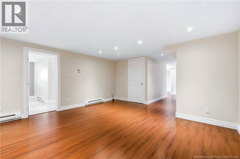 18 Hillview Street — photo 28 of 40