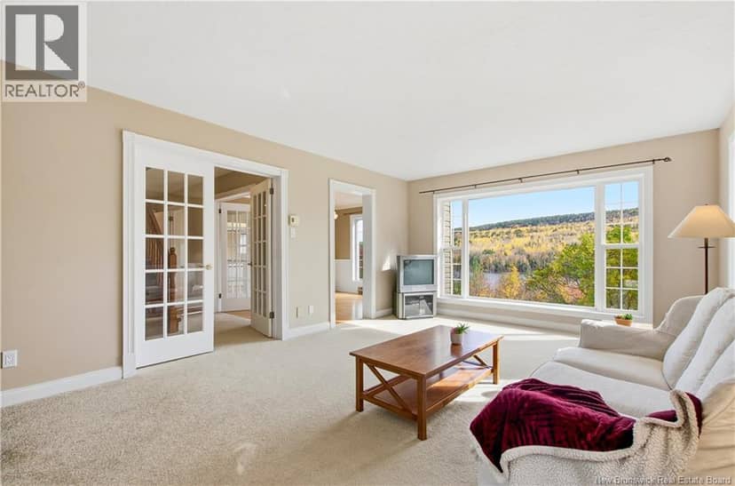 18 Hillview Street, Upper Kingsclear, photo 3