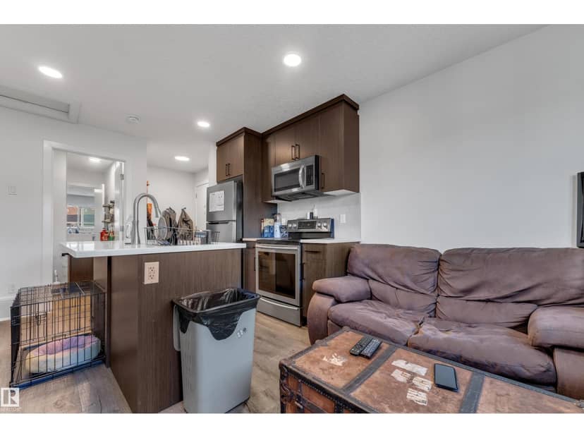 16052 11 AV SW SW — photo 37 of 40
