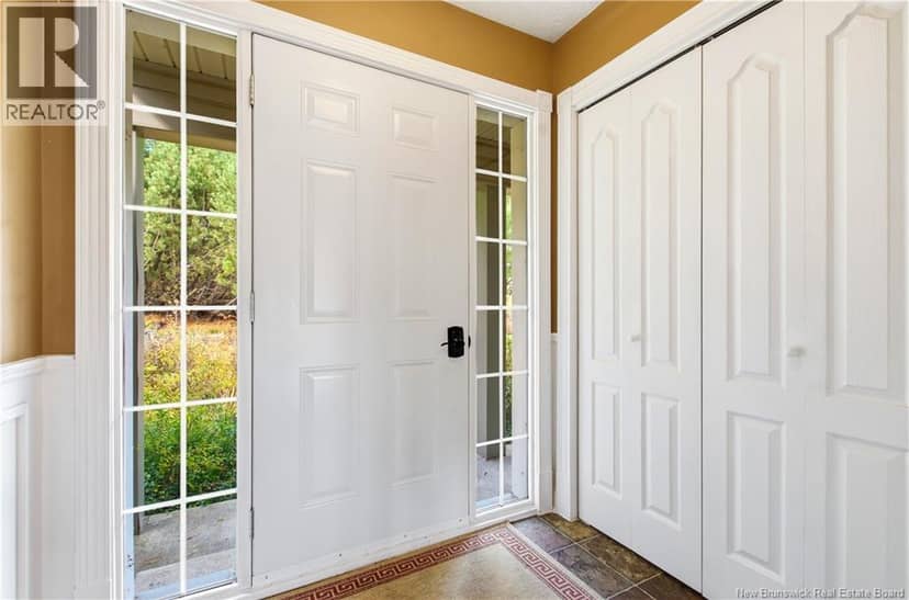 18 Hillview Street, Upper Kingsclear, photo 2