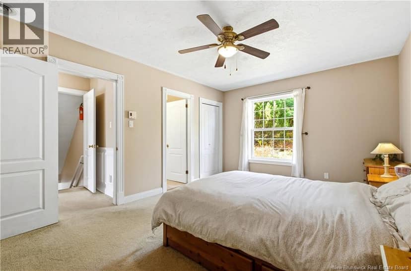 18 Hillview Street — photo 15 of 40