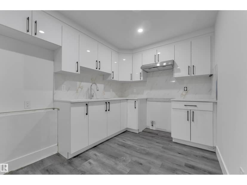 16052 11 AV SW SW — photo 28 of 40