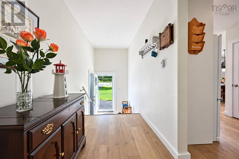 102 West Side Middle River Road — photo 4 of 40