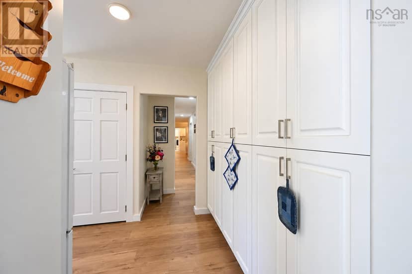 102 West Side Middle River Road — photo 5 of 40