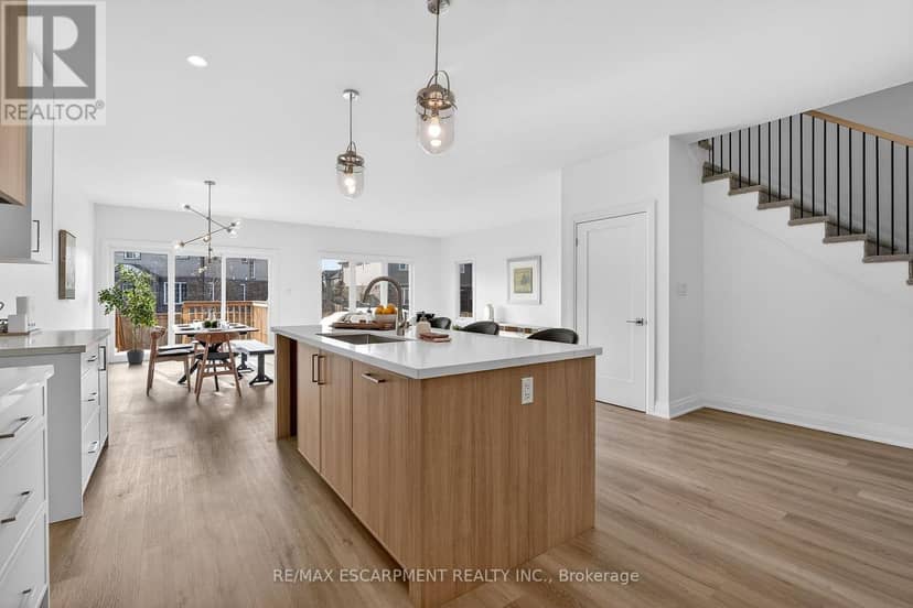 8868 Angie Drive — photo 9 of 40