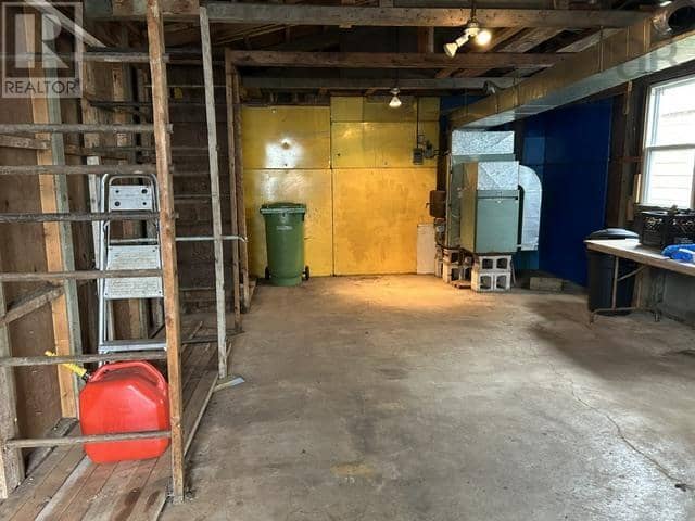 203 Hiram Street — photo 25 of 26