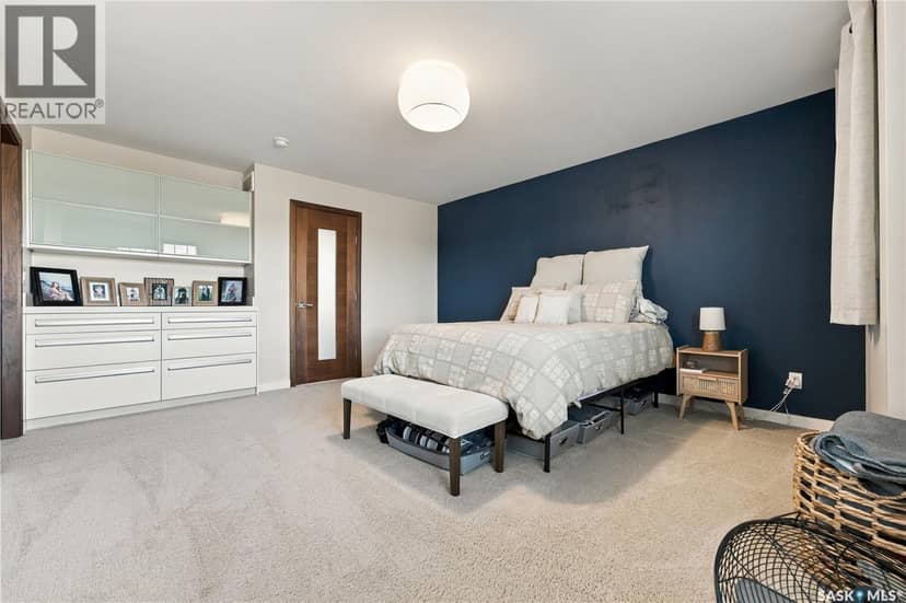 430 Pichler CRESCENT — photo 17 of 40