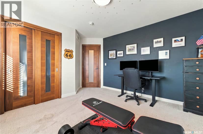 430 Pichler CRESCENT — photo 21 of 40