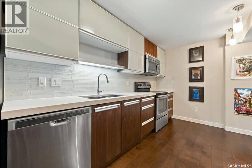 430 Pichler CRESCENT — photo 27 of 40