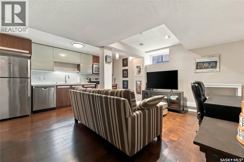 430 Pichler CRESCENT — photo 28 of 40