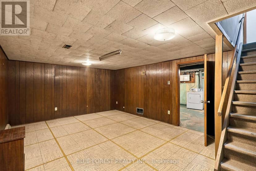 673 Galloway Crescent — photo 33 of 40