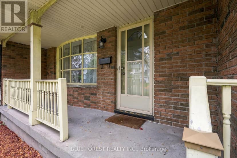 673 Galloway Crescent, London South, photo 5