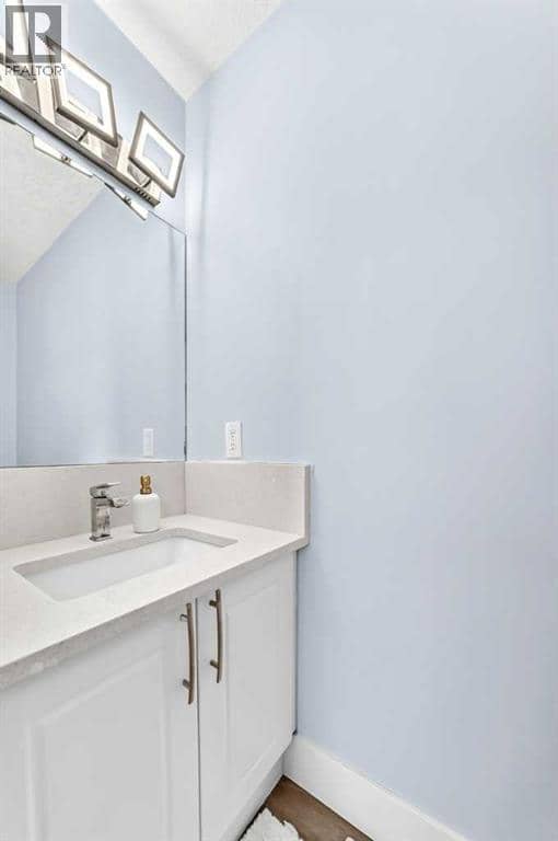 380 Taradale Drive NE — photo 10 of 40
