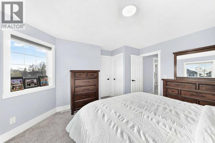 380 Taradale Drive NE — photo 14 of 40