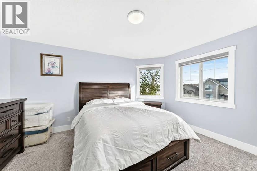380 Taradale Drive NE — photo 12 of 40