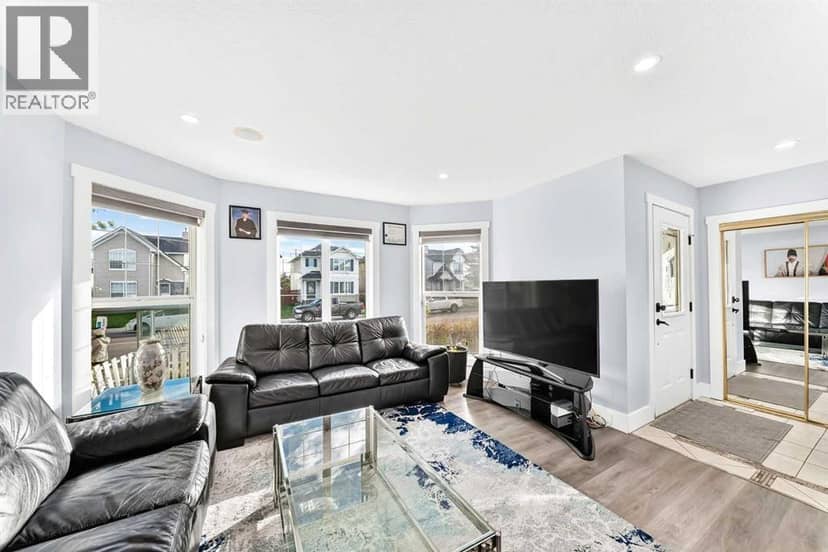 380 Taradale Drive NE, Calgary, photo 3