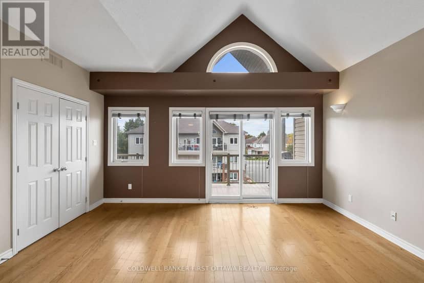 F - 143 Oldfield Street — photo 10 of 32