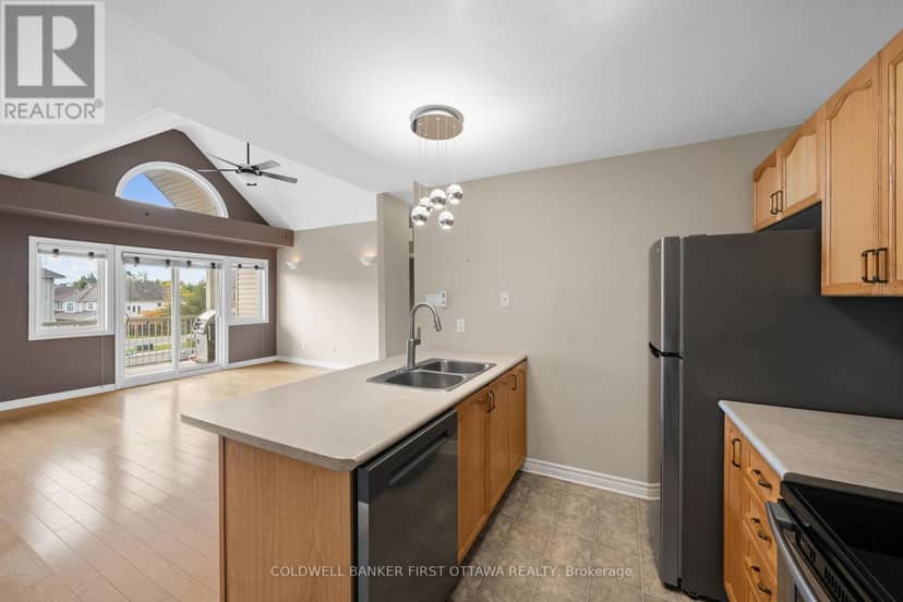 F - 143 Oldfield Street — photo 11 of 32