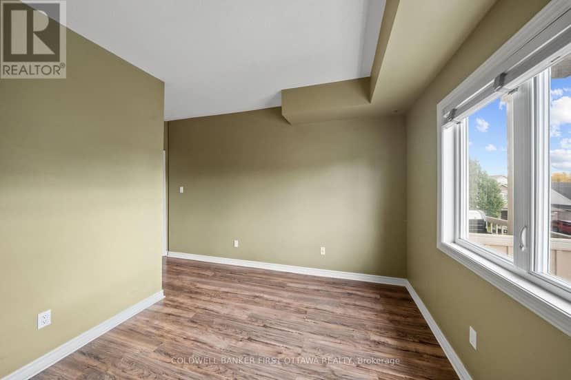 F - 143 Oldfield Street — photo 27 of 32