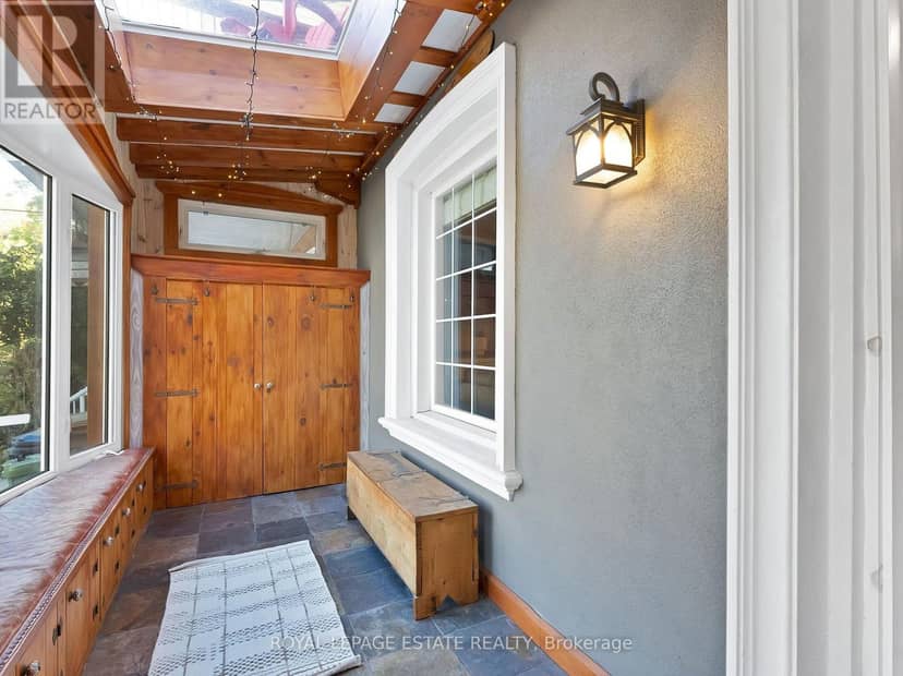 23 Norway Avenue, Toronto, photo 2