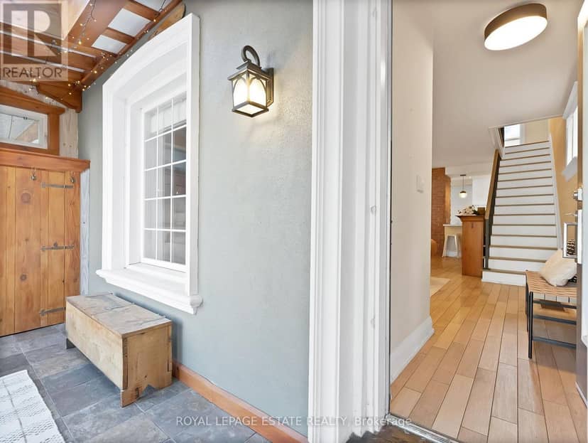 23 Norway Avenue, Toronto, photo 3