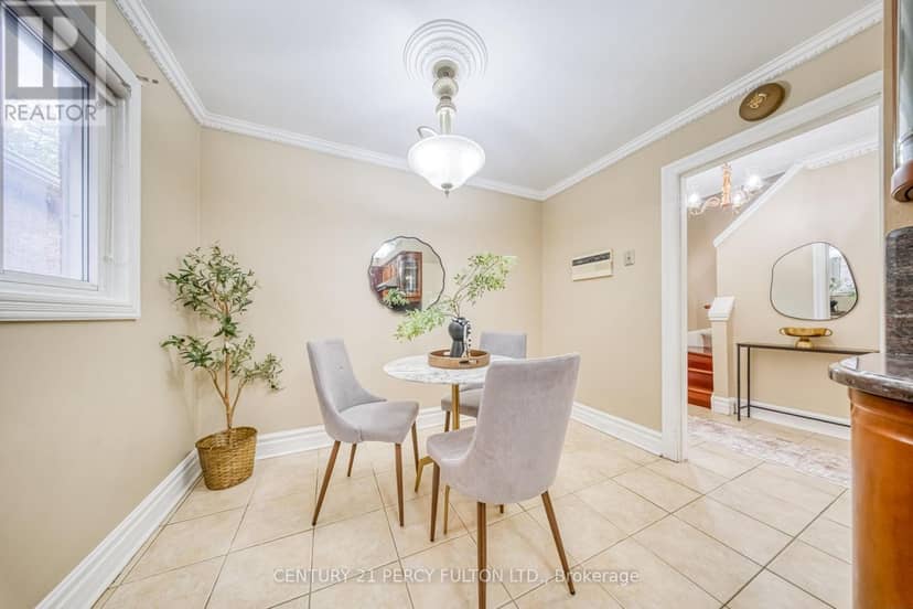 109 Swinton Crescent — photo 17 of 35