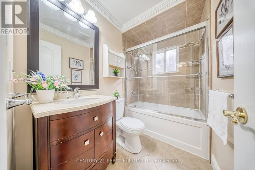 109 Swinton Crescent — photo 25 of 35